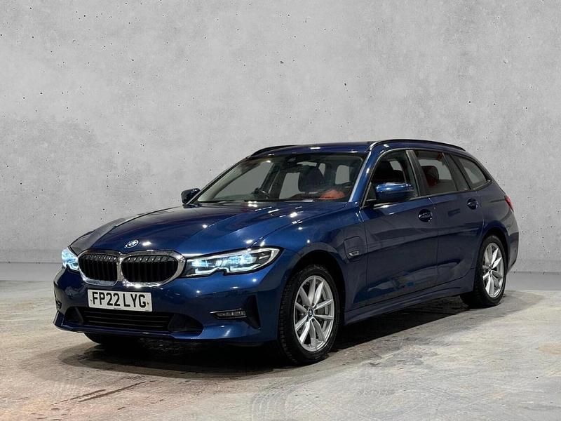 Used BMW 330e Comfort Edition 292 HP (214 kW) 2022 Blue Estate