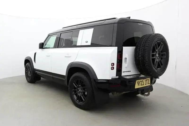 Used Land Rover Defender HSE Dynamic 249 HP (183 kW) 2023 White SUV