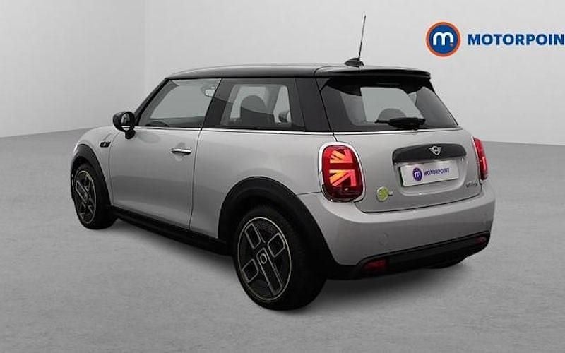 Used Mini Cooper Level 1 135 kW (184 HP) 2023 Hatchback
