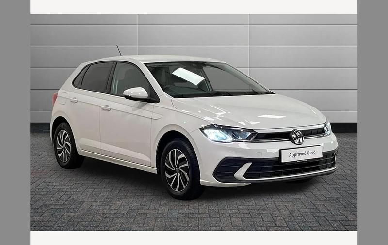 Used VW Polo Life 80 HP (58 kW) 2023 White Hatchback