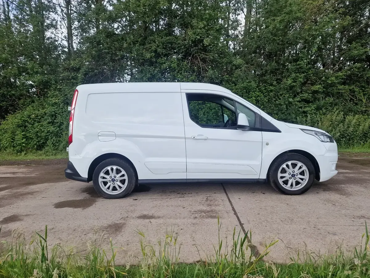 Used Ford Transit Connect Limited 120 HP (88 kW) 2020 White MPV