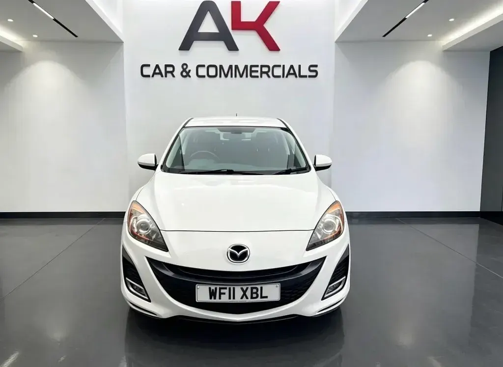 Used Mazda 3 Inclusive 185 HP (136 kW) 2011 White Hatchback