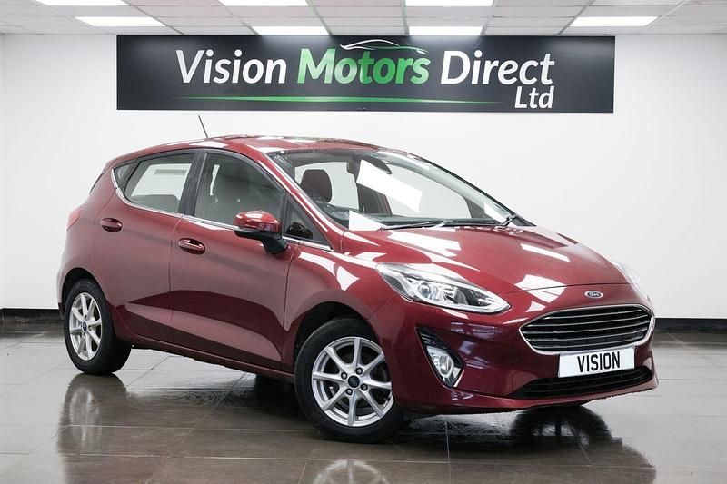 Used Ford Fiesta Zetec 100 HP (73 kW) 2018 Red Hatchback