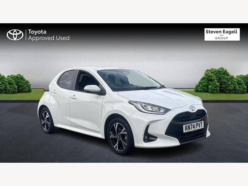 White Used 2024 Toyota Yaris Hybrid Design Hatchback | £19,287 (Fair price) - Image 1/3