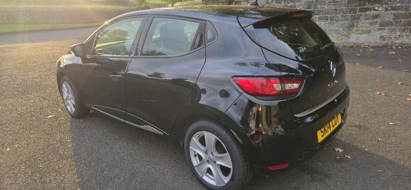 Used Renault Clio IV Dynamique 75 HP (55 kW) 2014 Black Hatchback