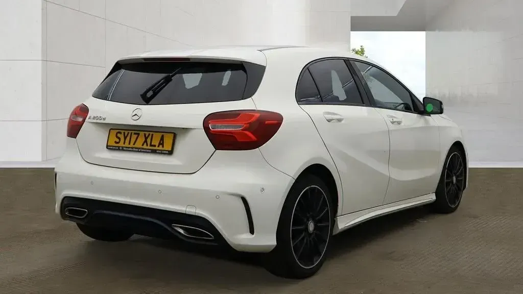 Used Mercedes A200 AMG Line Premium 136 HP (100 kW) 2017 White Hatchback