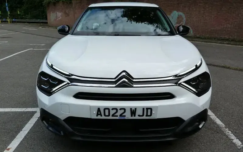 Used Citroën C4 PureTech 131 HP (96 kW) 2022 White Hatchback