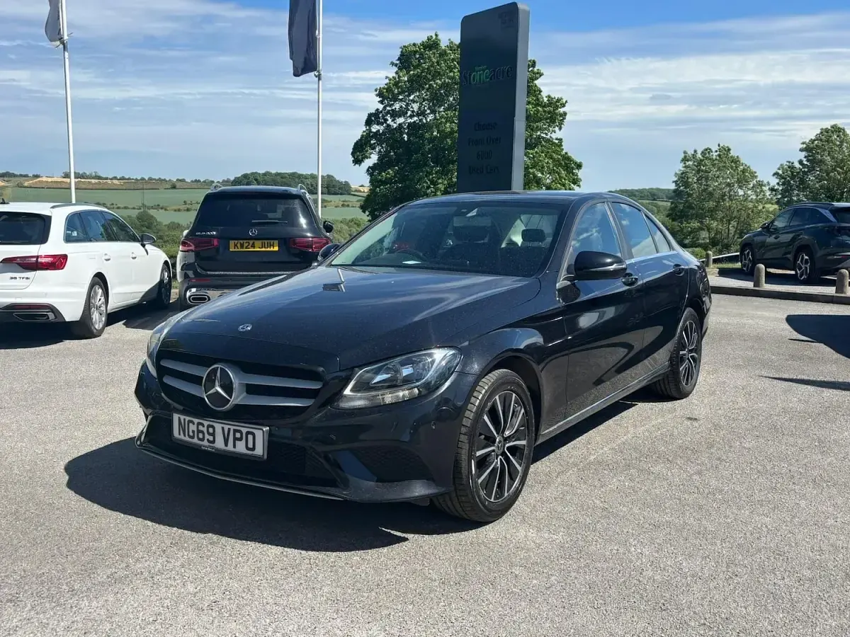 Used Mercedes C180 SE 156 HP (114 kW) 2019 Black Sedan