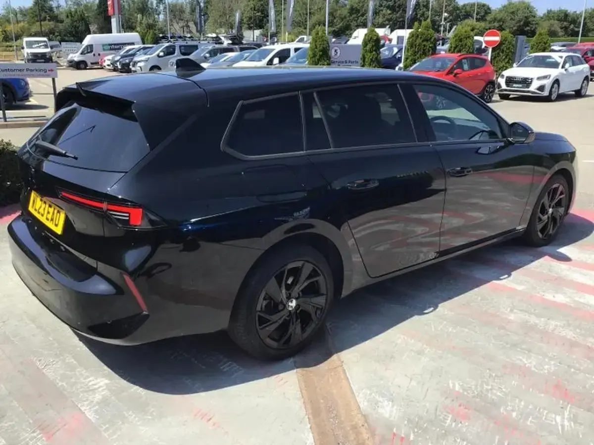 Used Vauxhall Astra S 128 HP (94 kW) 2023 Black Estate
