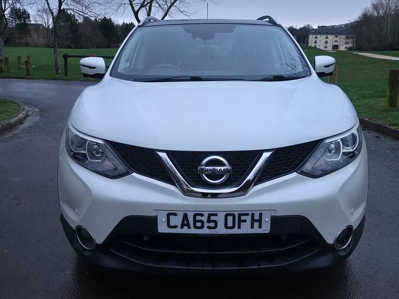 Used Nissan Qashqai N-TEC 2015 White SUV