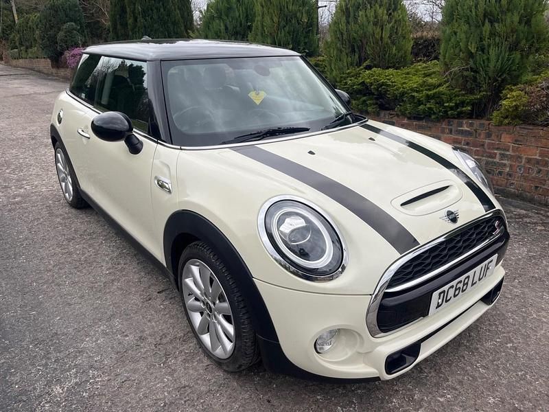 Used Mini Cooper S Hatch 2018 White Hatchback
