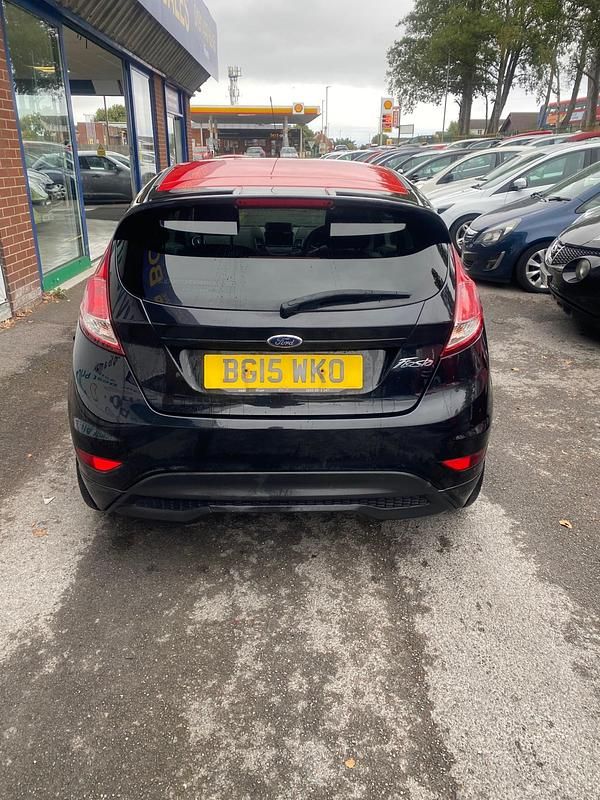 Used Ford Fiesta Zetec 140 HP (102 kW) 2015 Black Hatchback