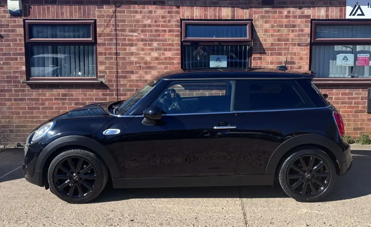 Używany Mini Cooper S Hatch 2016 Czarny Hatchback