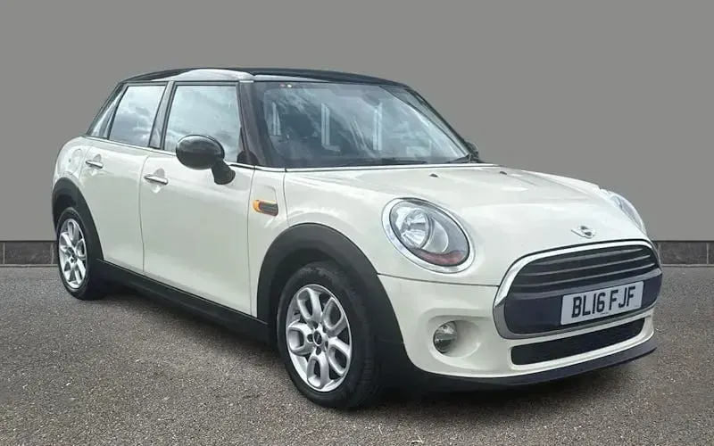 Used Mini Cooper Hatch 136 HP (100 kW) 2016 Hatchback