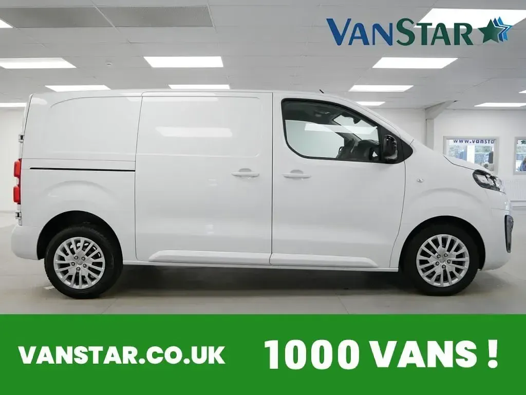 Used Vauxhall Vivaro Edition 100 HP (73 kW) 2023 White MPV