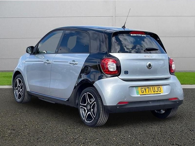 Used Smart ForFour Electric Drive Premium 60 kW (82 HP) 2021 Silver/black Hatchback