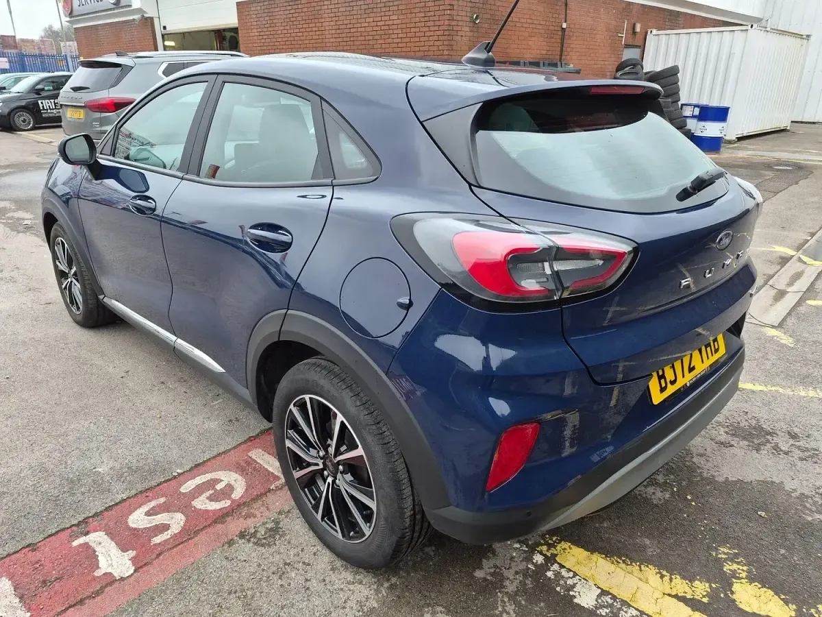 Used Ford Puma Titanium 123 HP (90 kW) 2022 Blue Hatchback