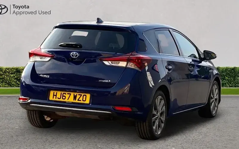 Used Toyota Auris Hybrid 136 HP (100 kW) 2017 Lunar shadow Hatchback