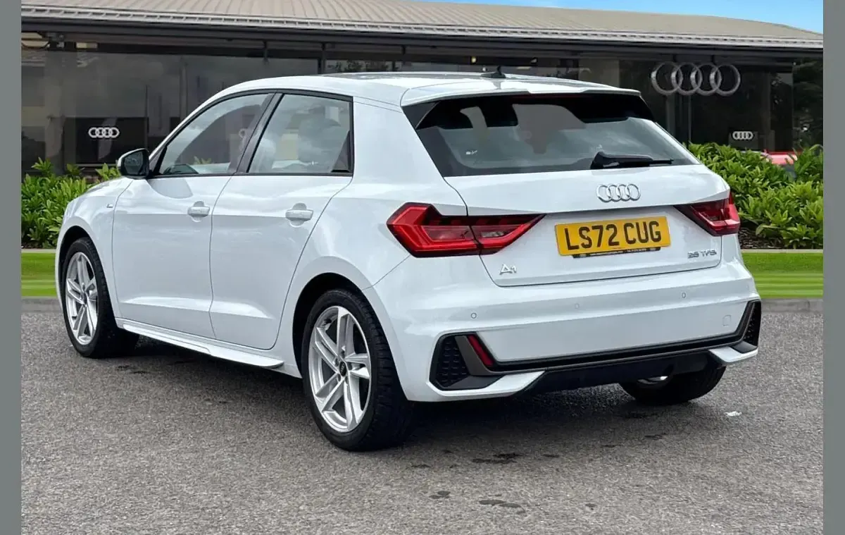 Used Audi A1 S-Line 95 HP (69 kW) 2022 White SUV