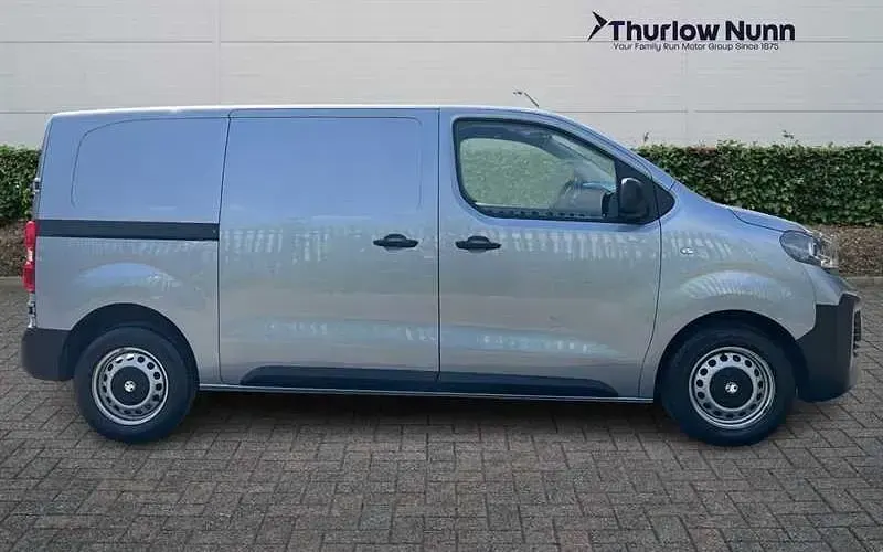 Used Vauxhall Vivaro 120 HP (88 kW) 2026 MPV