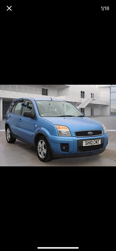 Blue Used 2010 Ford Fusion Zetec Hatchback | £2,750 (Fair price) - Image 1/4