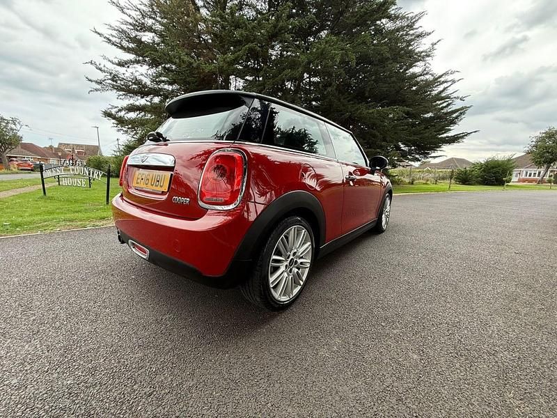 Used Mini Cooper Hatch 136 HP (100 kW) 2016 Red Hatchback