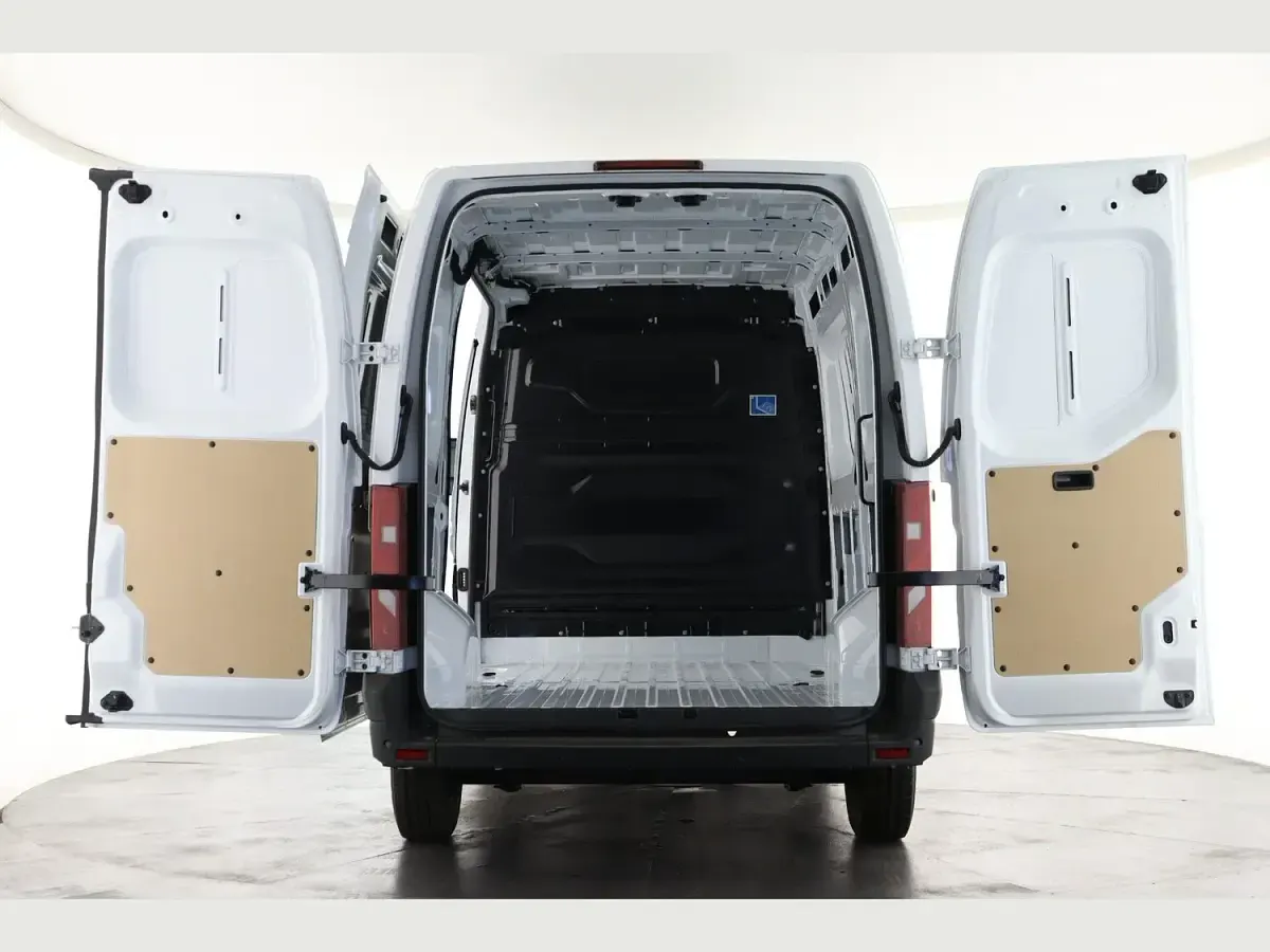 New Renault Master 2026 White MPV