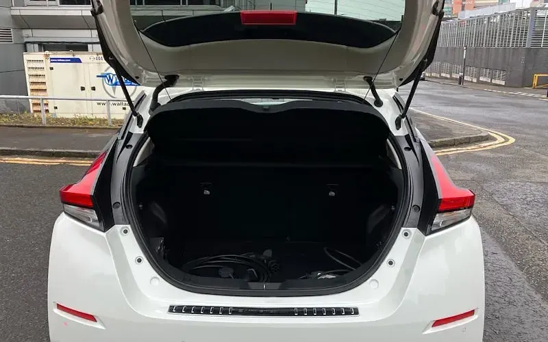 Used Nissan Leaf N-Connecta 110 kW (150 HP) 2021 White Hatchback