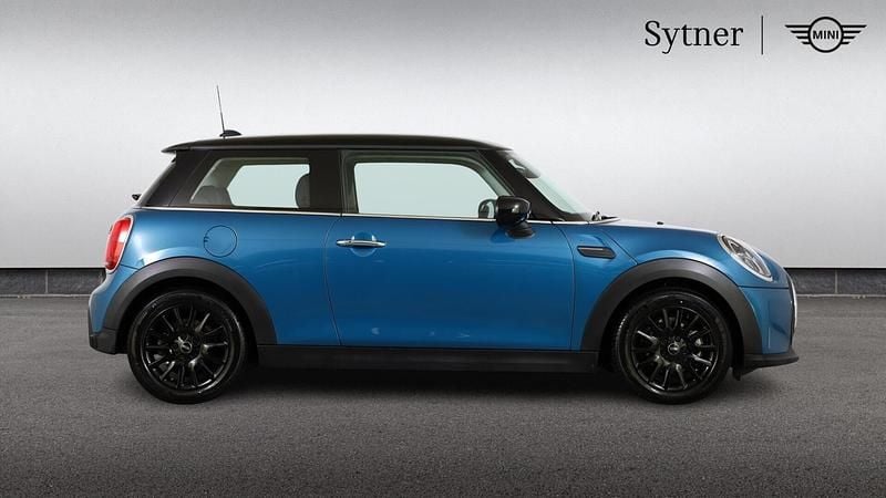 Used Mini Cooper Classic 134 HP (98 kW) 2022 Blue Hatchback