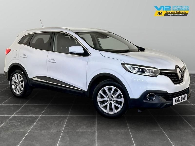 White Used 2017 Renault Kadjar Dynamique SUV | £8,795 (Fair price) - Image 1/2
