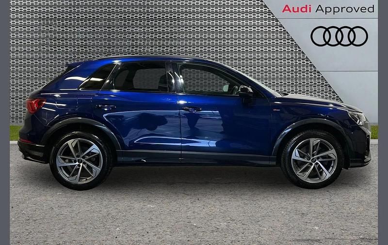 Used Audi Q3 Black Edition 187 HP (137 kW) 2022 Blue SUV