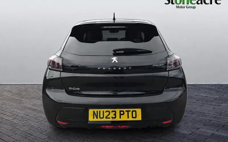 Used Peugeot 208 Allure+ 131 HP (96 kW) 2023 Black Hatchback