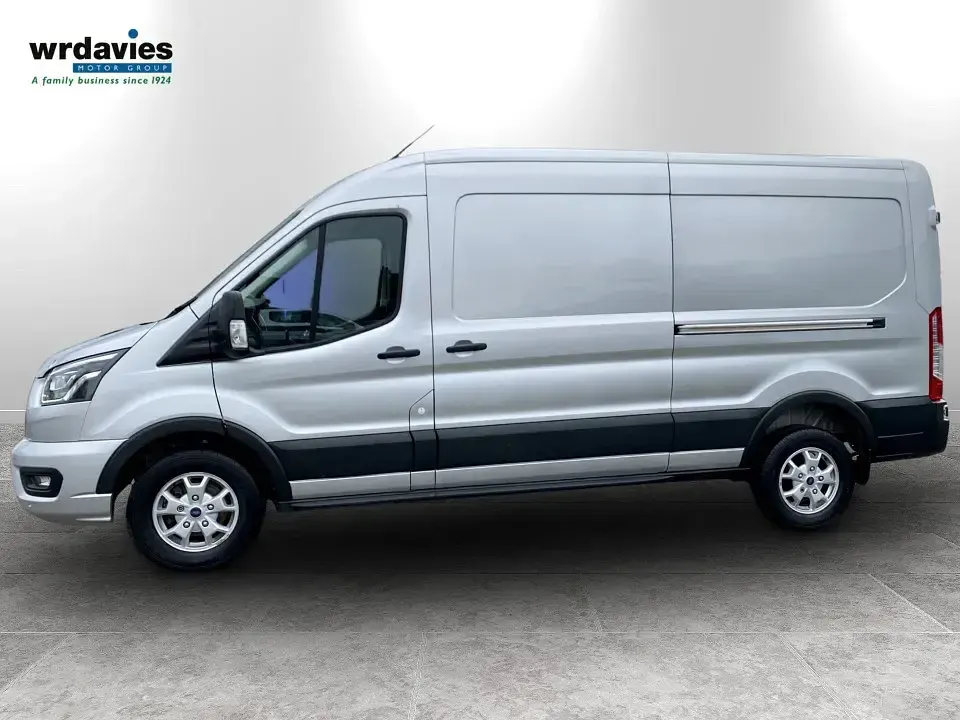 Second-hand Ford Transit Limited 170 CP (125 kW) 2024 Argintiu Van