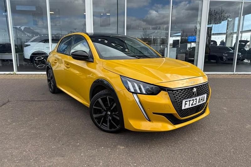 Used Peugeot 208 GT 99 HP (72 kW) 2023 Yellow Hatchback