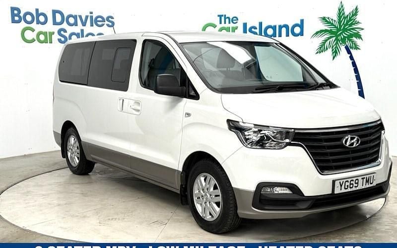 White Used 2019 Hyundai I800 SE MPV | £18,695 (Fair price) - Image 1/4