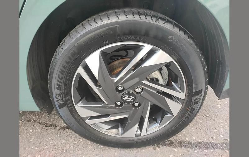 Used Hyundai i20 SE 99 HP (72 kW) 2023 Green Hatchback