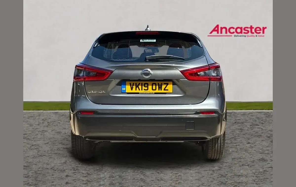 Used Nissan Qashqai Acenta Premium 138 HP (101 kW) 2019 Grey SUV