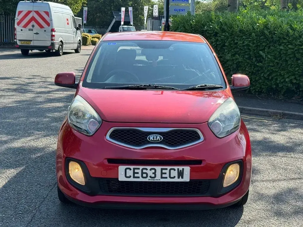 Used Kia Picanto 68 HP (50 kW) 2013 Red Hatchback