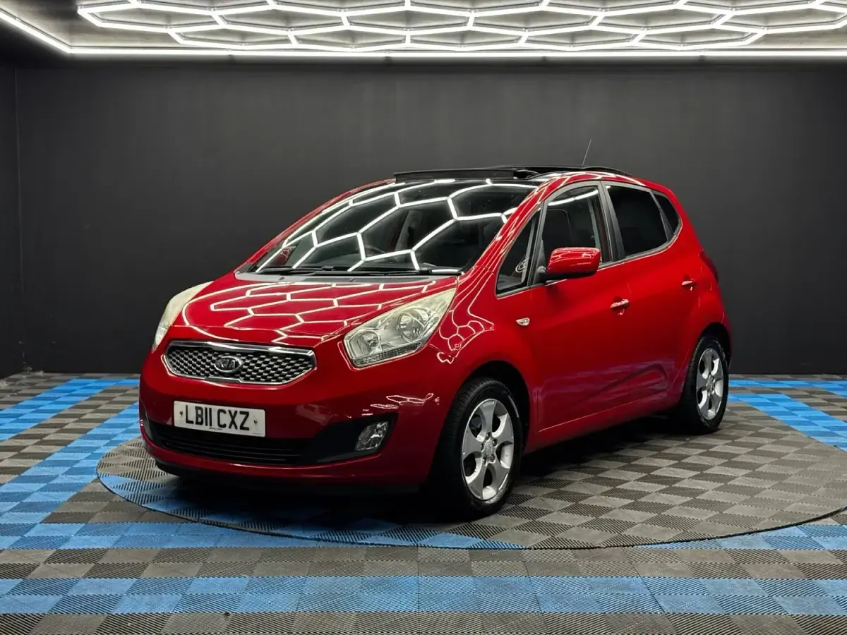 Used Kia Venga 2011 Red Hatchback