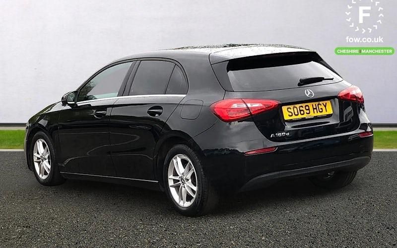 Usado Mercedes A180 SE 116 HP (85 kW) 2019 Preto Citadino