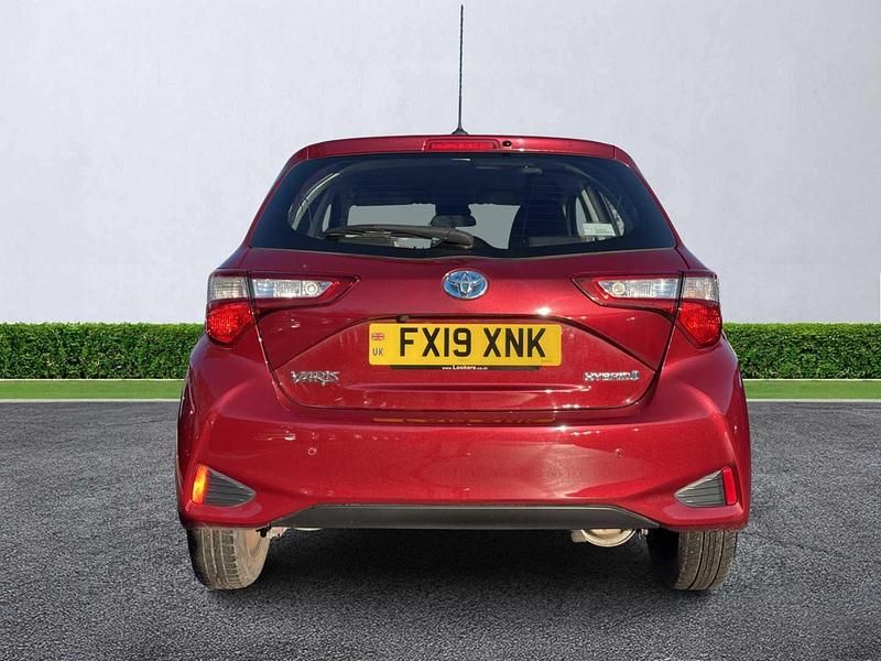 Second-hand Toyota Yaris Hybrid 2019 Roșu Hatchback