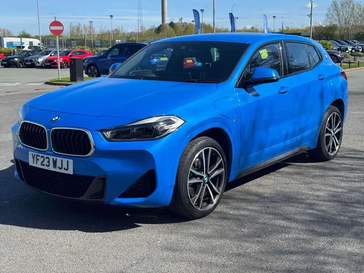 Usado BMW X2 M Sport 220 HP (161 kW) 2023 Azul SUV