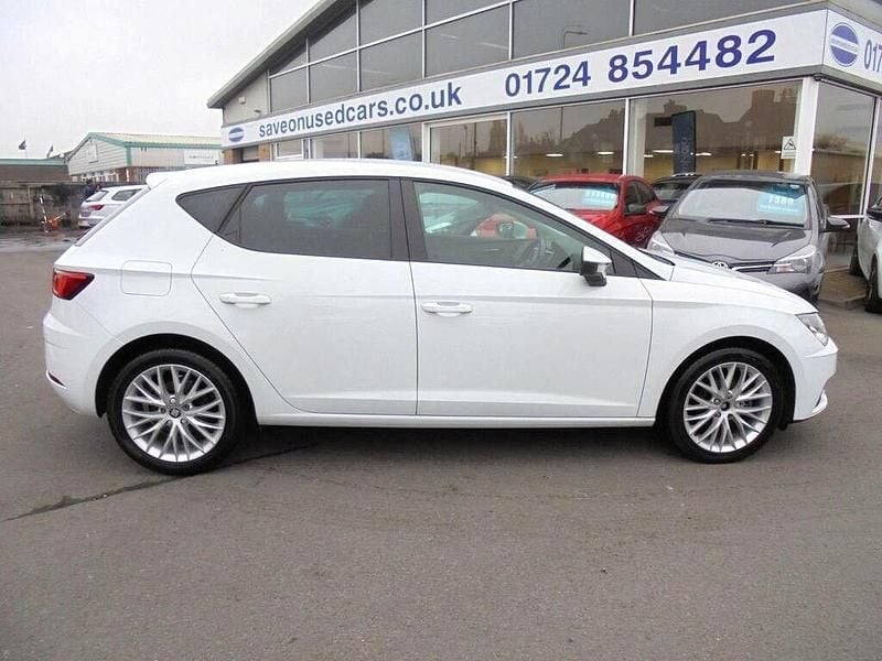 White Used 2019 Seat Leon SE Dynamic Hatchback | £8,994 (Good price) - Image 1/4