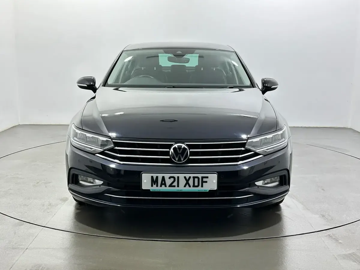 Used VW Passat SEL 150 HP (110 kW) 2021 Black Sedan