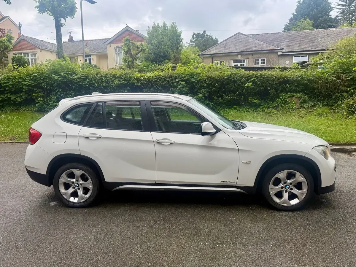 Used BMW X1 2011 White SUV