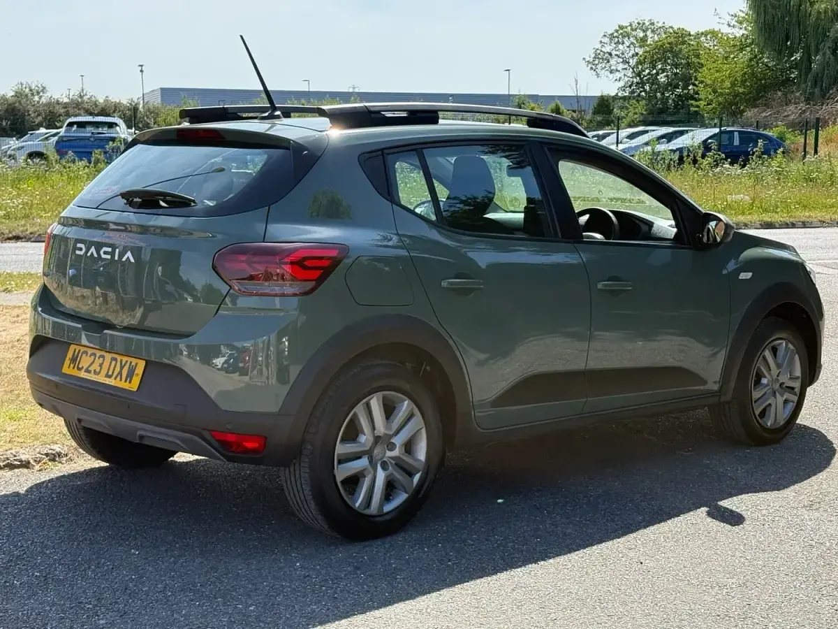 Used Dacia Sandero Expression 2023 Green Hatchback