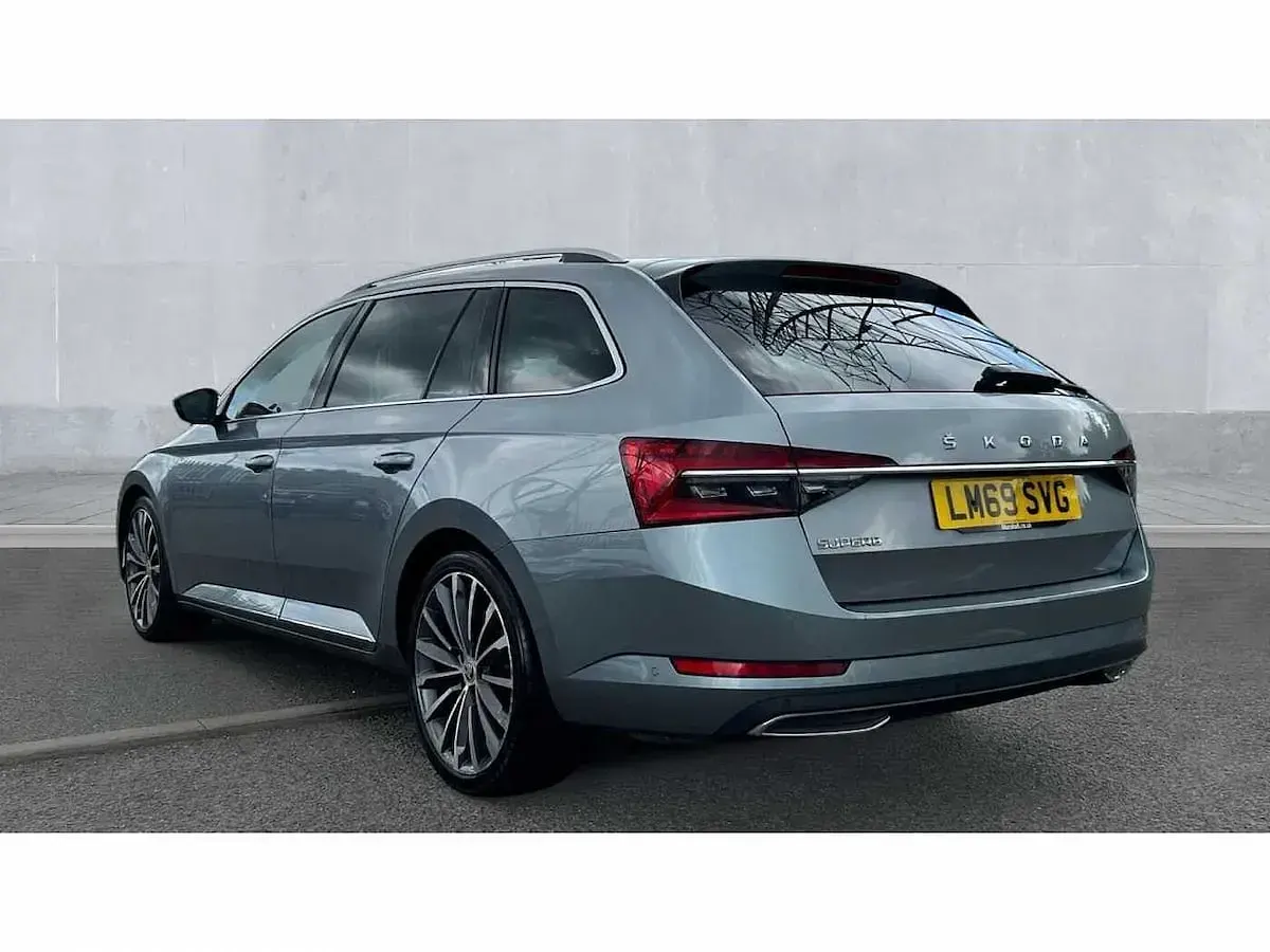 Used Skoda Superb LAURIN & KLEMENT 190 HP (139 kW) 2019 Business grey metallic Estate
