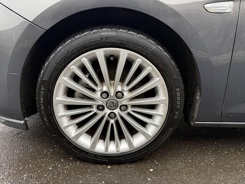 Used Vauxhall Astra Elite 136 HP (100 kW) 2016 Grey Hatchback