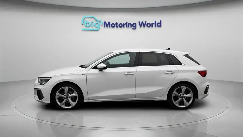 Used Audi A3 Sportback S-Line 150 HP (110 kW) 2022 White Hatchback