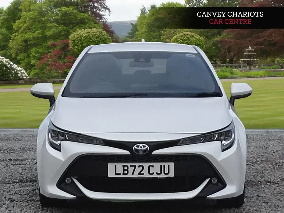 Begagnad Toyota Corolla 2022 Vit Halvkombi